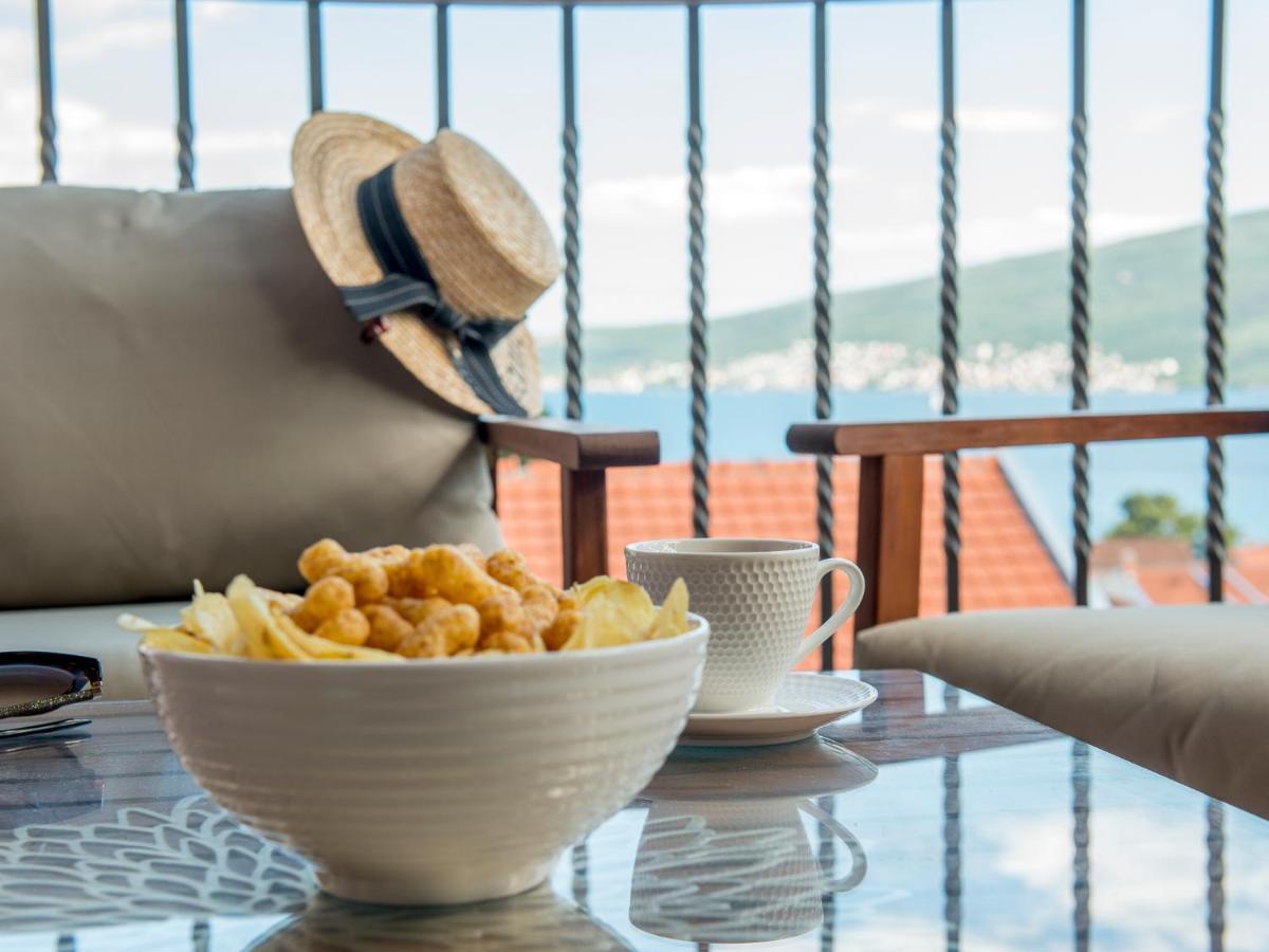 Cicciobello Lux Apartment Baosici With Stunning Sea View Εξωτερικό φωτογραφία